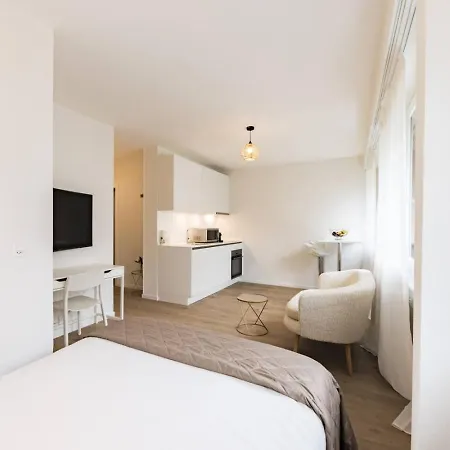 The Mini Minimalist Free Parking * Lausanne